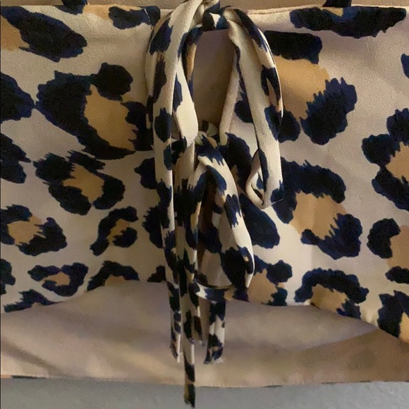 Leopard Print Crop Top - Picture 3 of 3